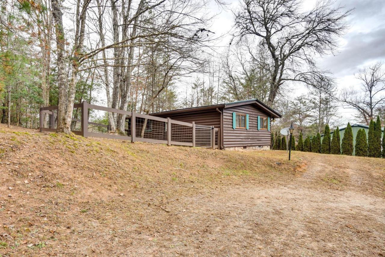 Peaceful Warne Cabin Fenced Yard And Screened Porch Brasstown Eksteriør bilde